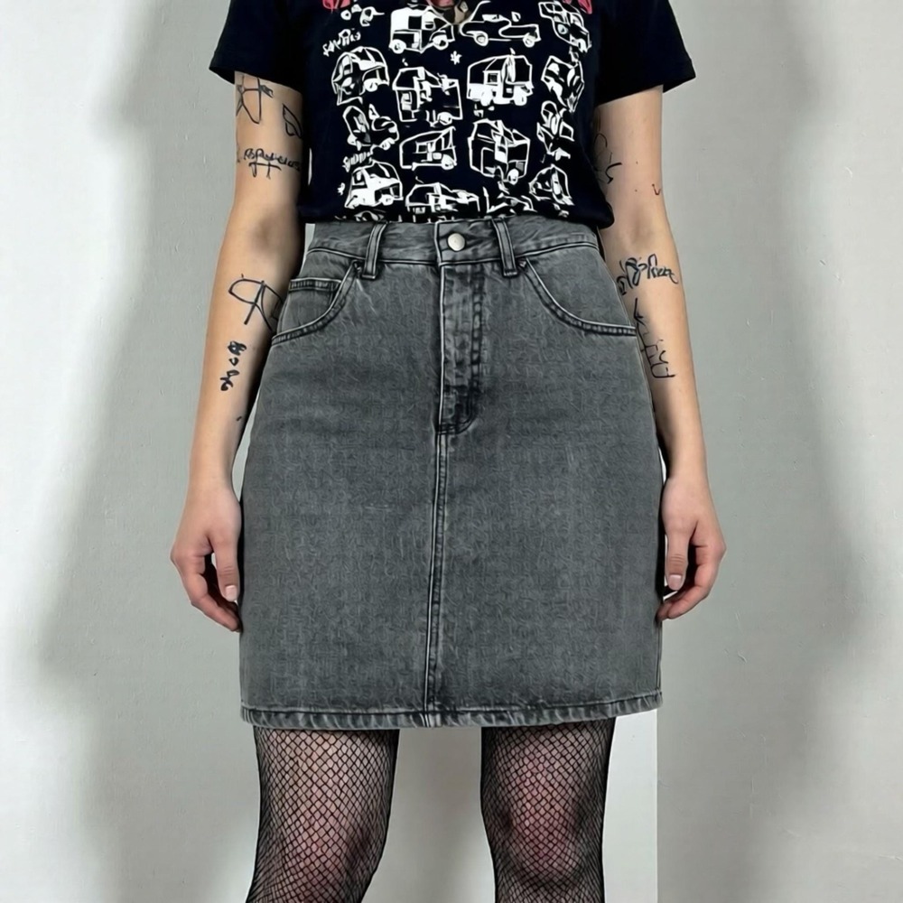 vintage 80s Guess by Georges Marciano high waisted acid wash denim skirt 26 mini